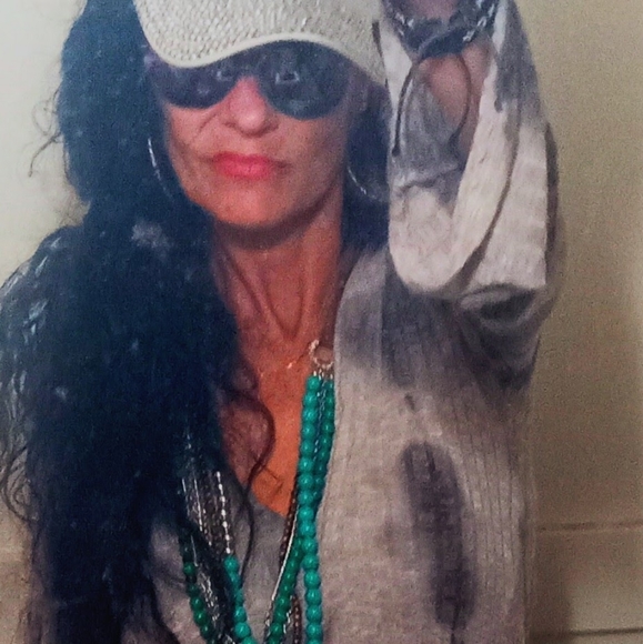 Meet your Posher, Michelle - Picture 2 of 16